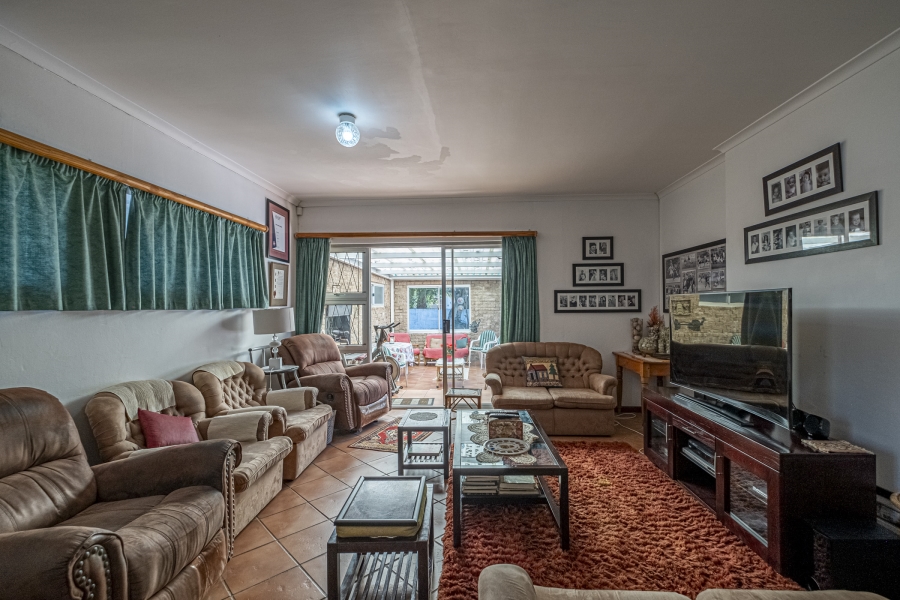 4 Bedroom Property for Sale in Summerstrand Eastern Cape